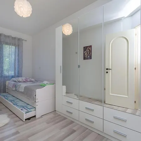 Apartment Josipa Omis Exterior photo