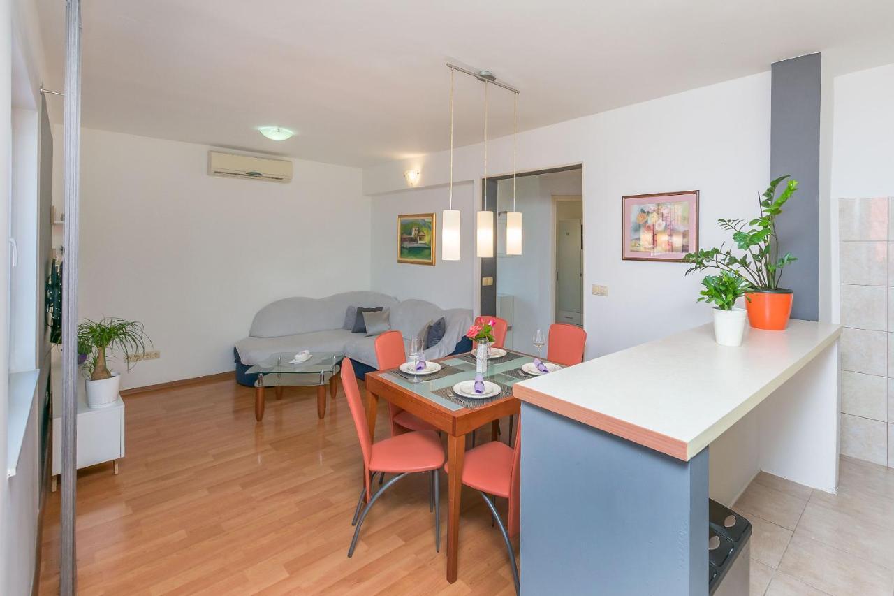 Apartment Josipa Omis
